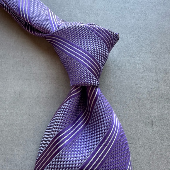 Brioni Purple & White Striped Silk Tie - Picture 3 of 6